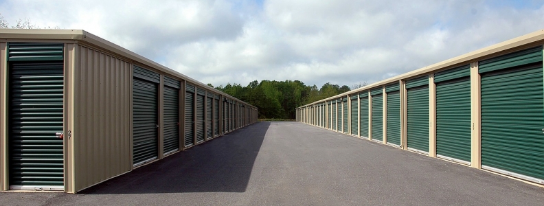 Why students should use self-storage units
